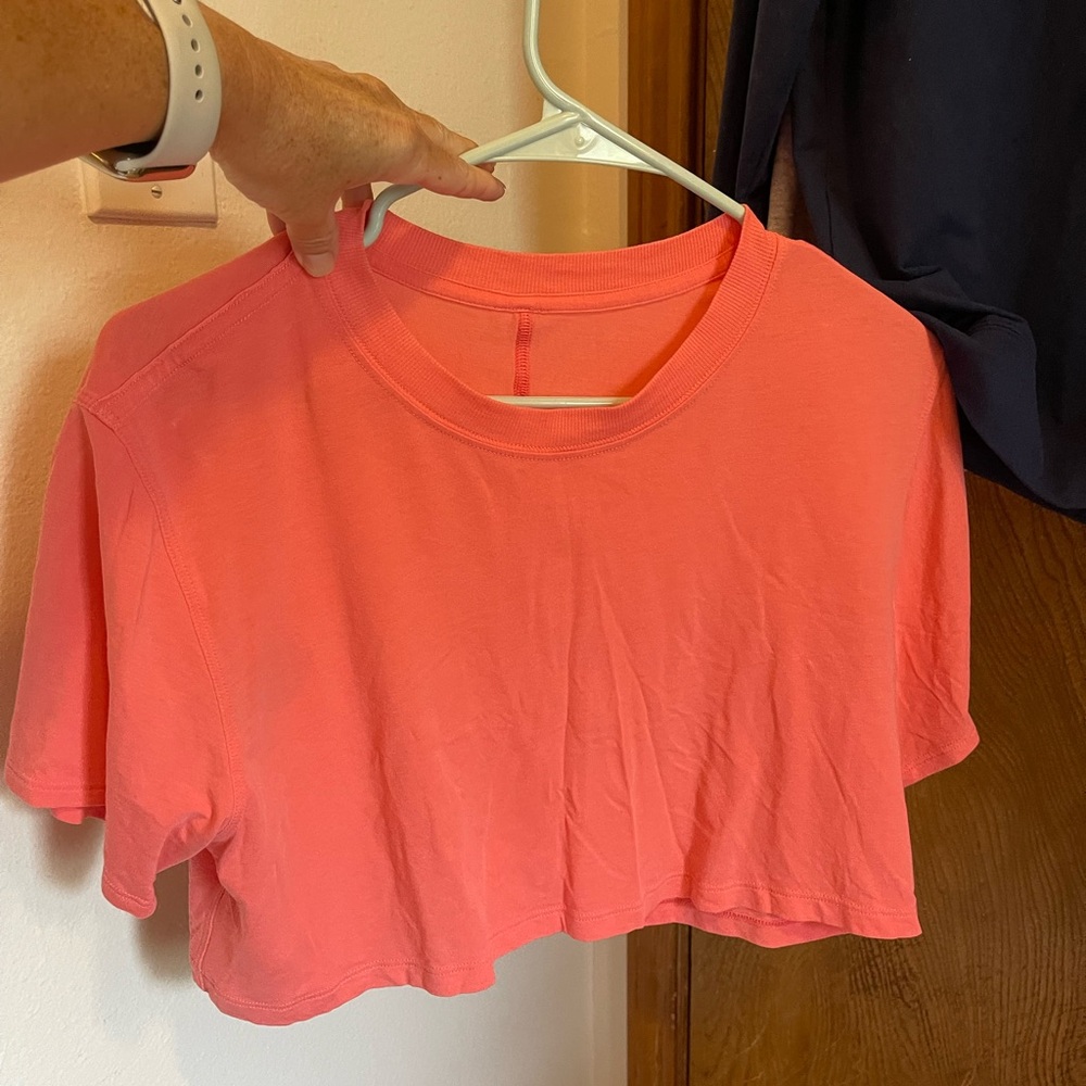 LULULEMON CROP TOP sold